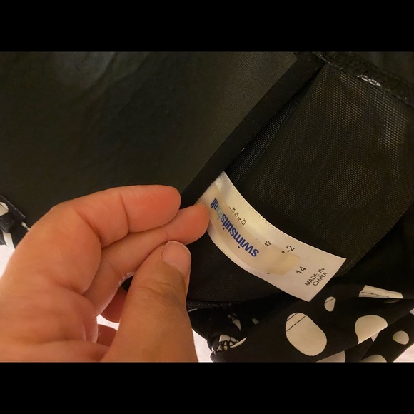 Two piece woman polka dot bathing suit 👙 - Picture 2 of 6